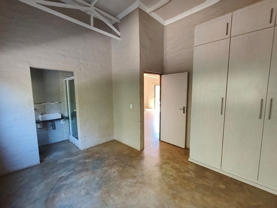 5 Bedroom Property for Sale in Mooinooi North West